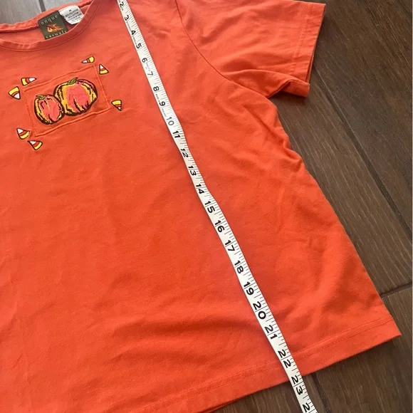 Halloween Pumpkin and Candy Corn Onque Casuals Shirt size M - Picture 5 of 6